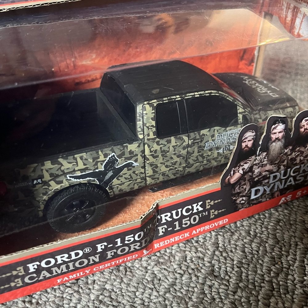 DUCK DYNASTY FORD F-150 CAMION RC REMOTE CONTROL TRUCK BRAND NEW RARE ITEM 81640
